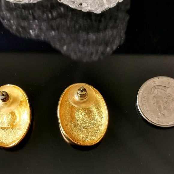 Vintage Gold Tone Oval Shape Pierced Earrings - Picture 4 of 7